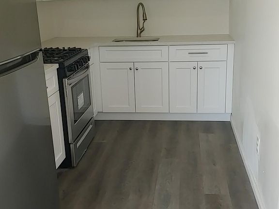 4th image of 17 Sheraden Ave #17A