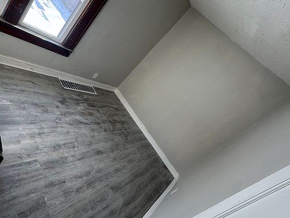 3rd image of 125 Blymyer Ave #125