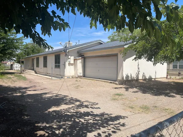4425 Carlton St NW, Albuquerque, NM 87107