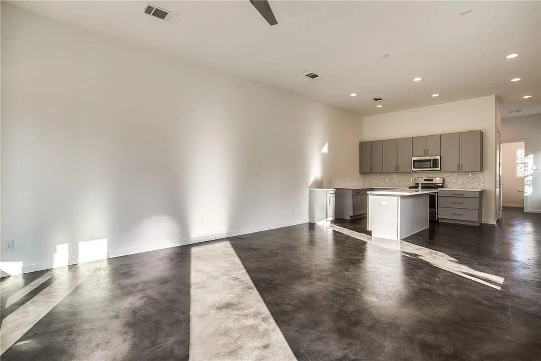 2 bed, 2.5 bath, 1665 sqft, $2,800 — Photo 2