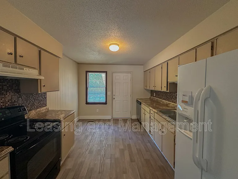 1045 Harbor View Rd #A — Photo 4