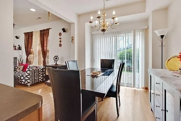 1120 Bromley Ct — Photo 8