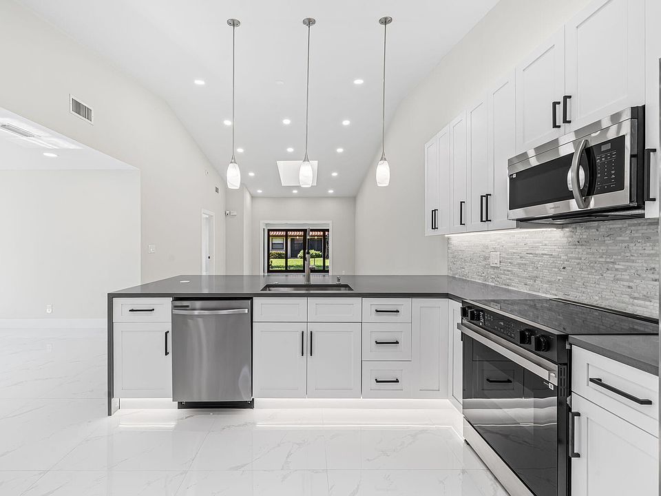 1st image of 6371 Kings Gate Circle