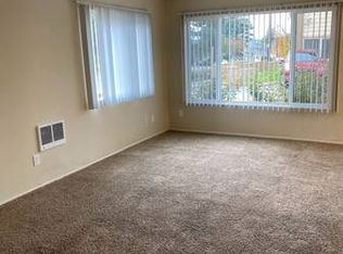 6287 NE Glisan St, Portland, OR 97213