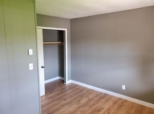 6304 E Piccadilly Rd, Muncie, IN 47303