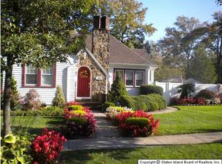 110 Leeds St, Staten Island, NY 10306