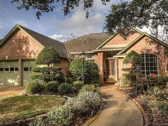 3rd image of 3923 Balmoral Ln