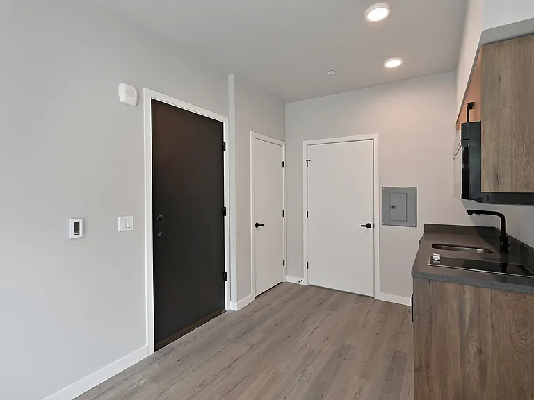 Clara Apartments — Photo 41