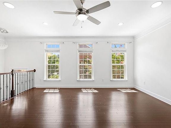 5th image of 1506 Woodbridge Way NE