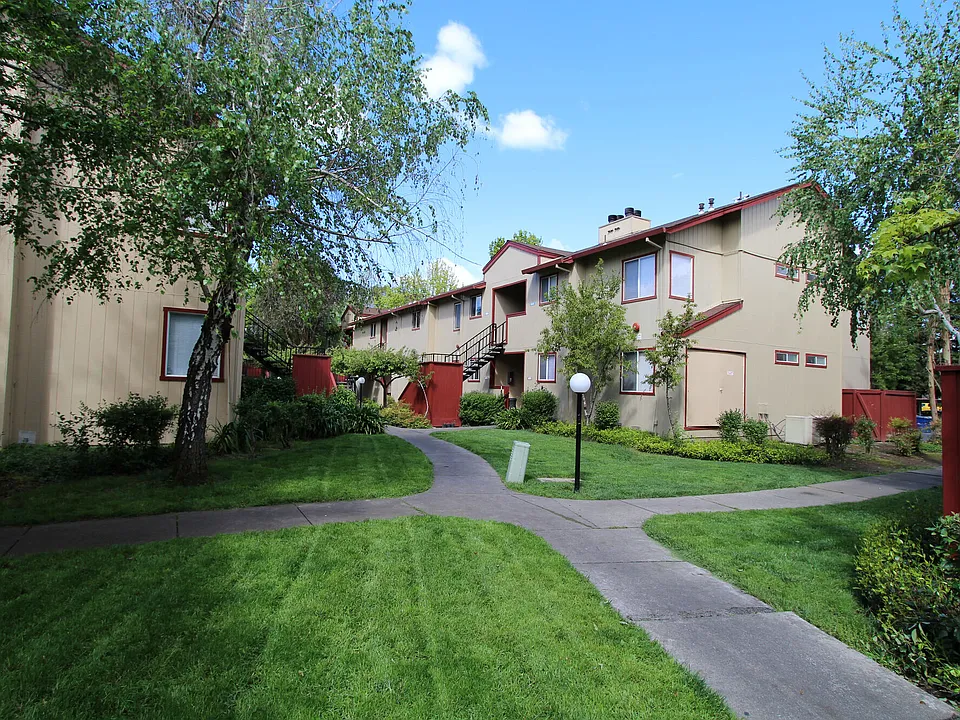Walnut Apartments