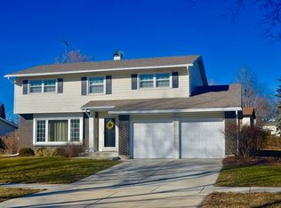 1100 N Greenfield Ln, Mount Prospect, IL