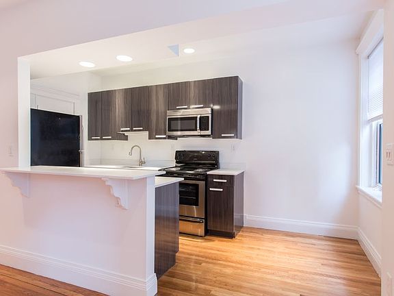 2nd image of 117 Park Dr APT 5