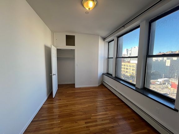 3rd image of 77 Delancey St