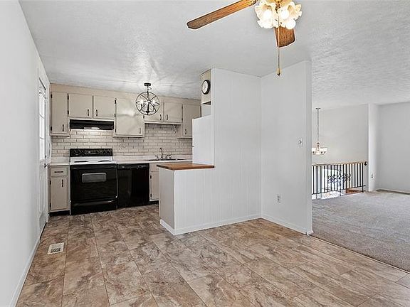 3rd image of 366 McWilliams Dr