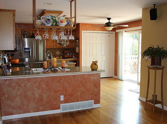 3rd image of 145 Heritage Dr