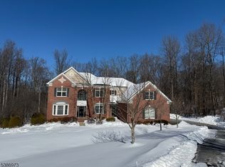 33 Chancellor Way, Washington Twp., NJ 07853