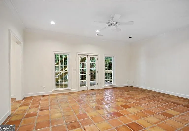 2770 Carmon On Wesley NW — Photo 31