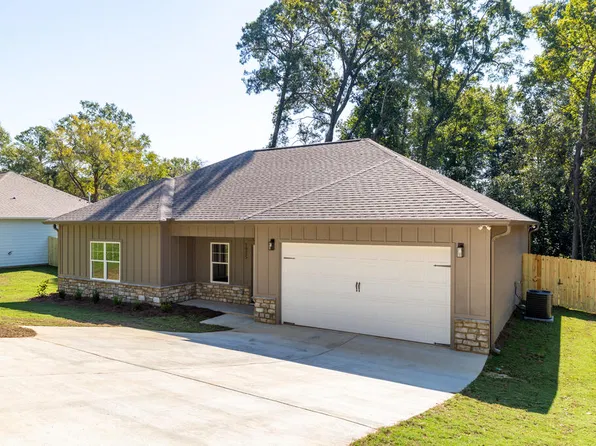 1905 Sandfort Rd, Phenix City, AL 36869