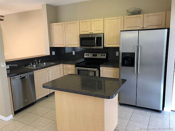 4th image of 3940 NW 92nd Ave #3940