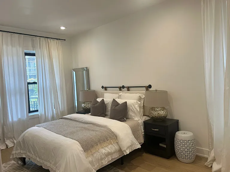 5333 S Maryland Ave #1 — Photo 8