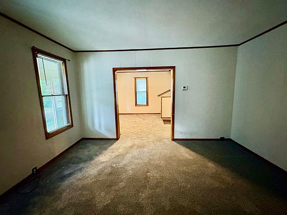 5th image of 391 E Voris St