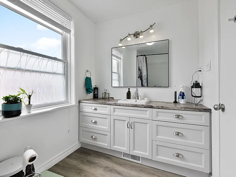 481 Besserer St #1 — Photo 42