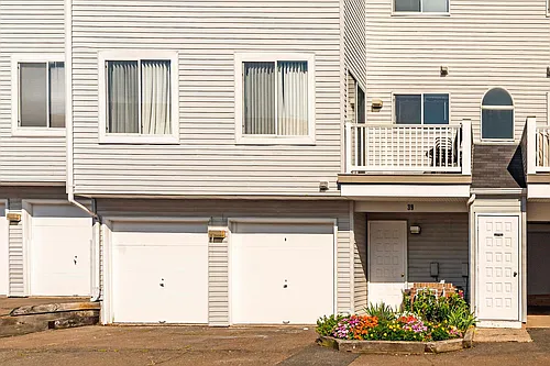 39 Staffordshire Commons Dr #39 Photo 1