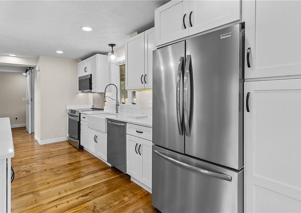 139 Old Plainfield Pike, Foster, RI 02825 Zillow