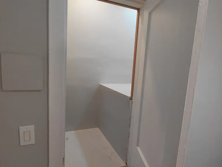 6215 Blaine Ave — Photo 2