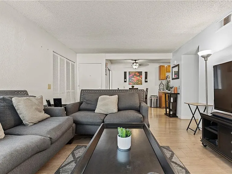 22700 Lakeway Dr #331 — Photo 16