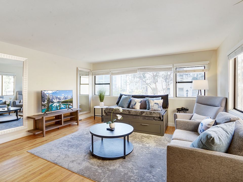 Living room with extra trundle bed