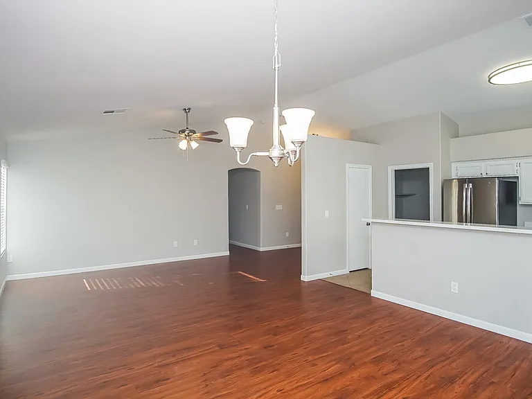 718 Saratoga Springs St — Photo 5