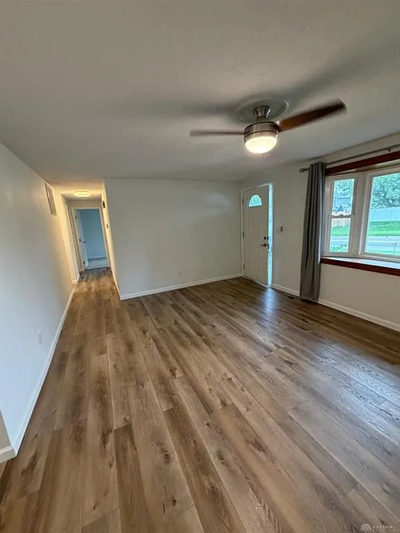 3 bed, 1.0 bath, 1026 sqft, $1,700 — Photo 2