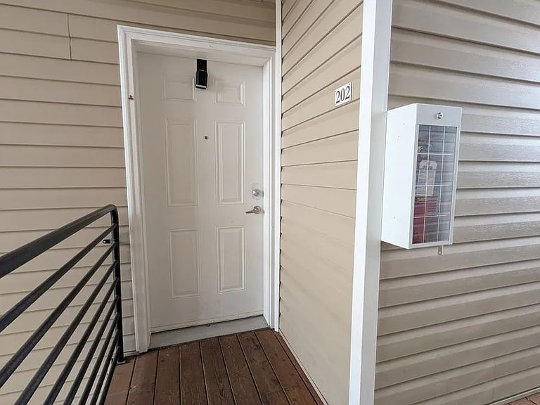 Wellesley Park Apartments — Photo 7