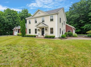 87 Button Rd, Clifton Park, NY 12188
