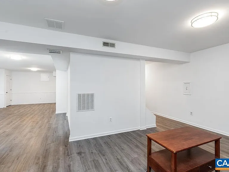 2810 Locust Hill Dr — Photo 32
