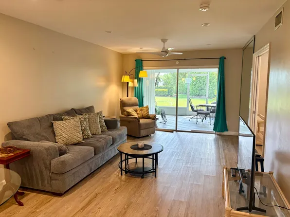 974 NW Spruce Ridge Dr APT 3, Stuart, FL 34994