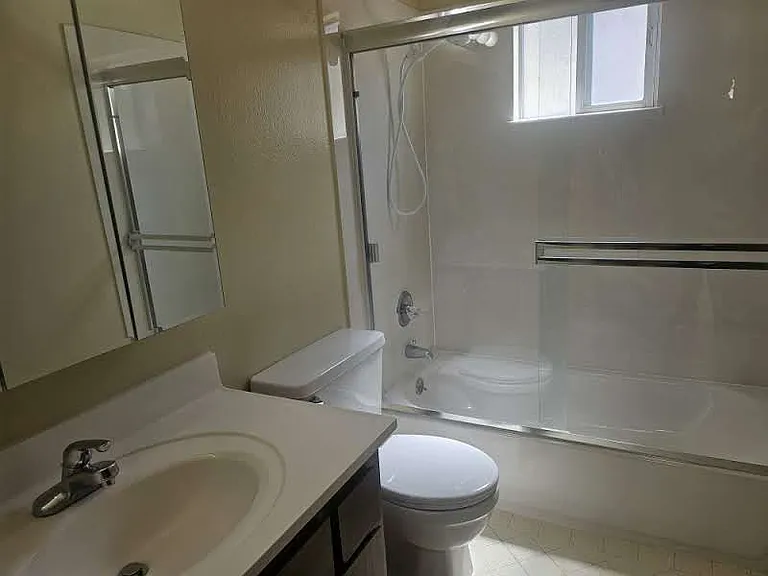 323 Brosnan Ct — Photo 9