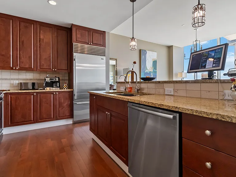 610 E Market St #2915 — Photo 14
