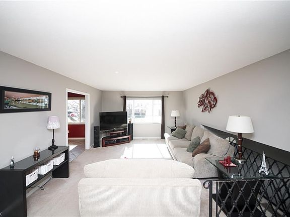 3rd image of 392 Baldwin Dr