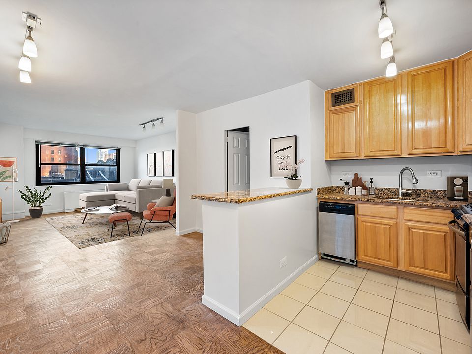 1st image of 300 W 55th St APT 8A
