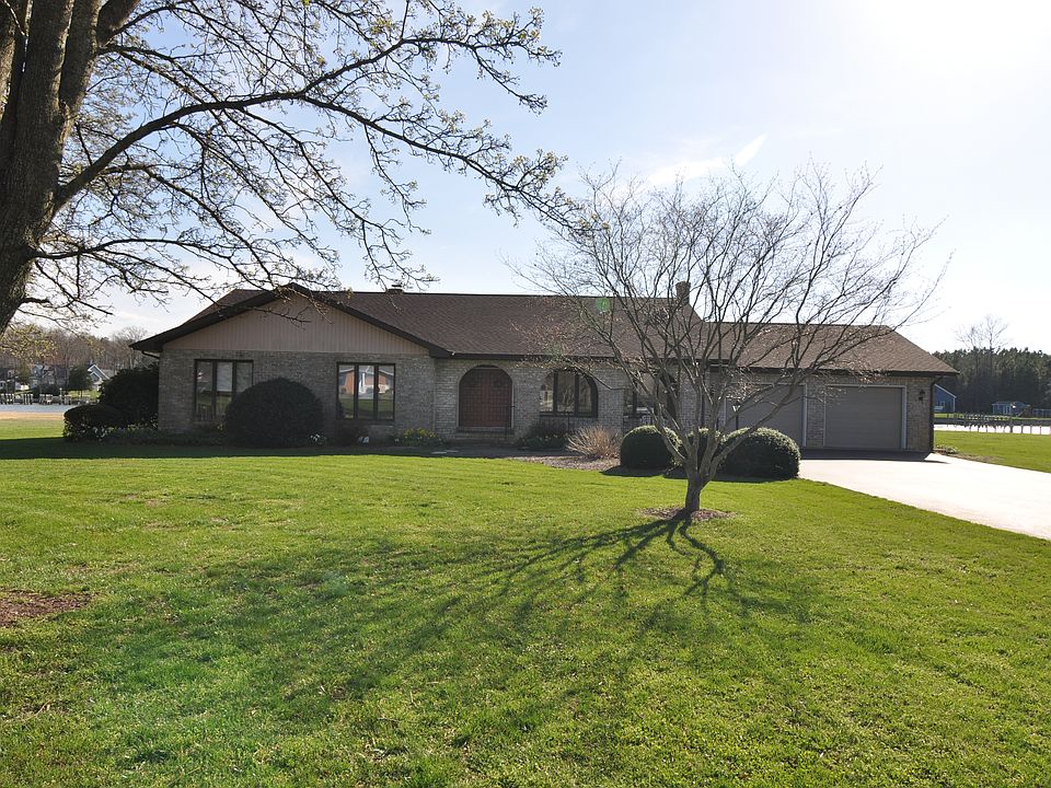 1st image of 23 Creek Dr