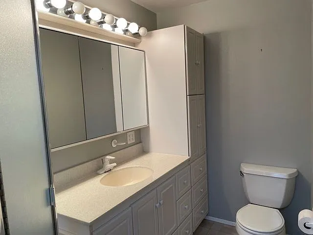4 bed, 2.5 bath, 2120 sqft, $3,850 — Photo 3