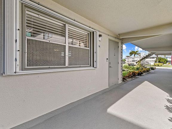 4th image of 166 Brittany Way #D