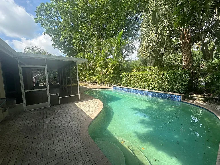 5503 NW 39th Ave — Photo 23