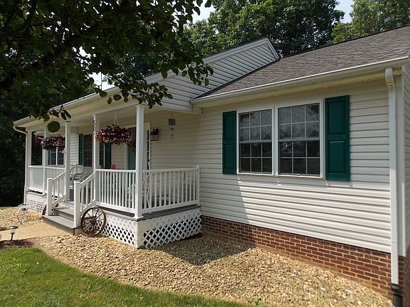 2nd image of 50 Seymour Cir