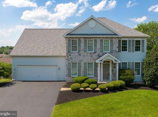 2335 Ashleigh Dr, York, PA 17402