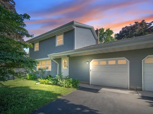 2205 Mapleview Ave E, Maplewood, MN 55109