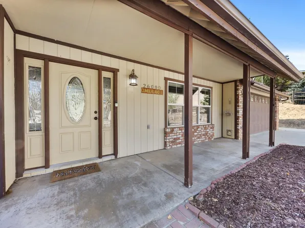 26000 Cumberland Rd, Tehachapi, CA 93561