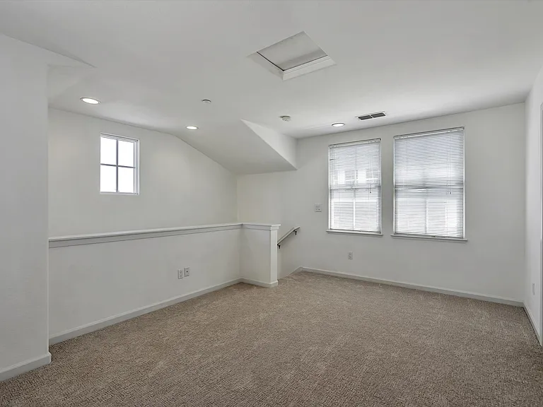Baywood Ln — Photo 13
